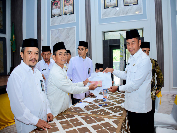Launching Gerakan ZIS Capai Rp. 100 juta, Terobosan Baru, Bupati Kampar Berikan Apresiasi, Tunaikan ZIS ke Baznas Untuk Kesejahteran Masyarakat  by Supardi, SE 04 Maret 2026 WIB
