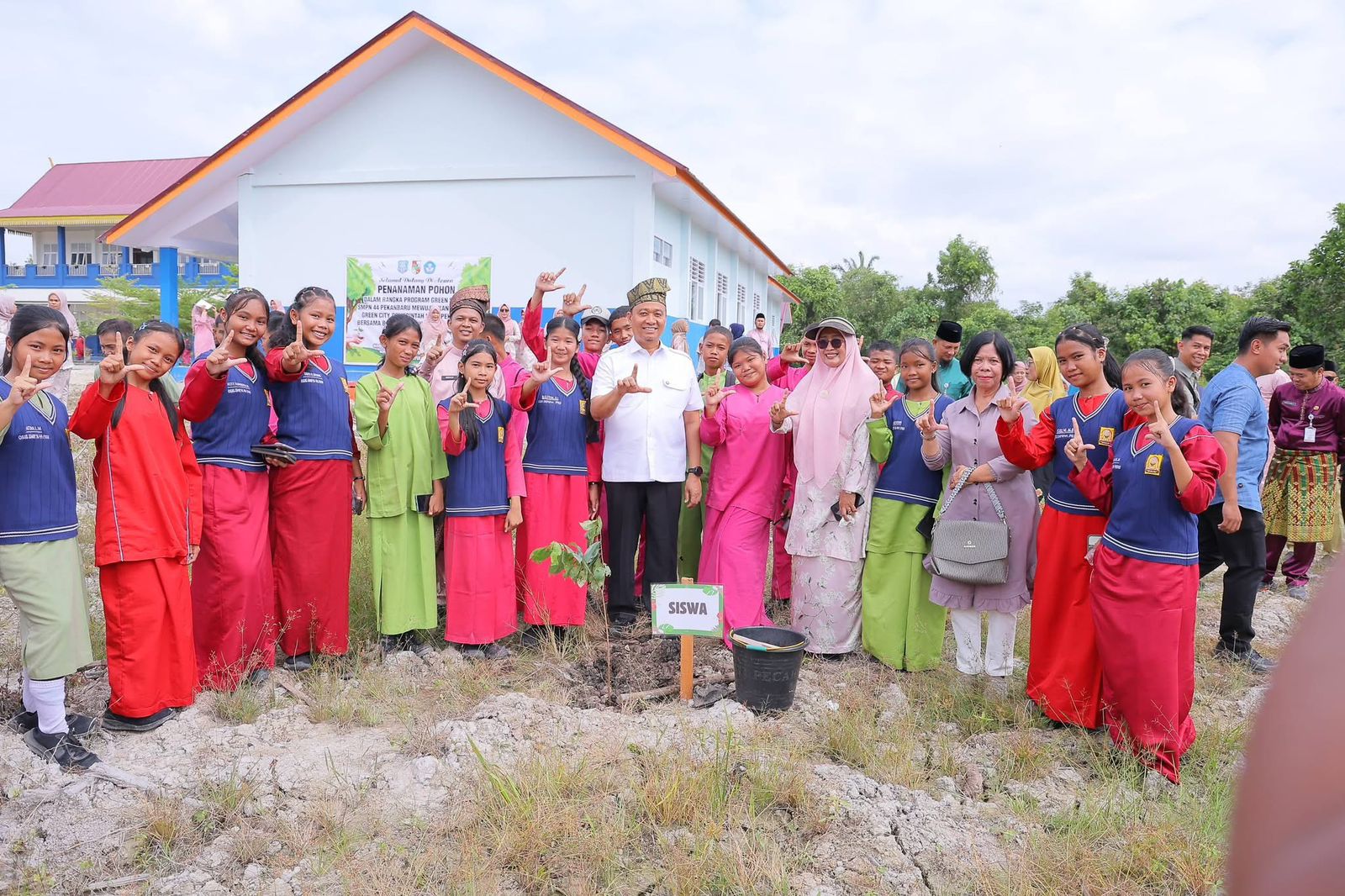 Pemko Pekanbaru Dorong Sekolah Galakkan Penghijauan