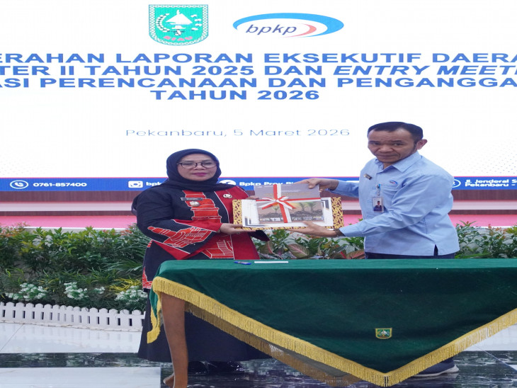 Perkuat Tata Kelola Keuangan, Wakil Bupati Kampar Hadiri Penyerahan Laporan Eksekutif BPKP dan Entry Meeting Anggaran 2026.