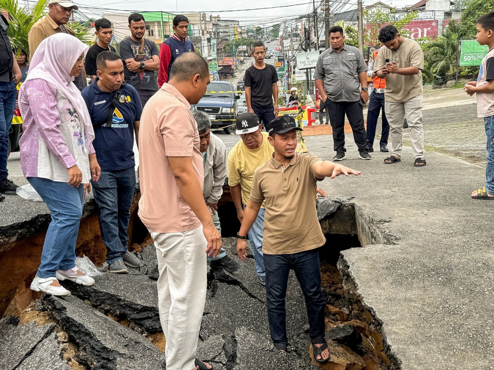 GEBRAKAN WALIKOTA PEKANBARU: MULAI DARI PENURUNAN PARKIR, PERSAMPAHAN, INFRASTRUKTUR DAN SOSIAL KEMASYARAKATAN